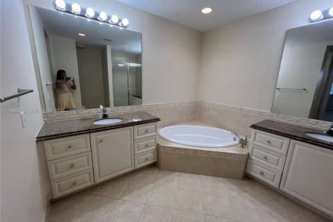 Condominio en alquiler en St. Lucie, Florida, 2 dormitorios, 184.78 m2 № 2281194 - foto 19