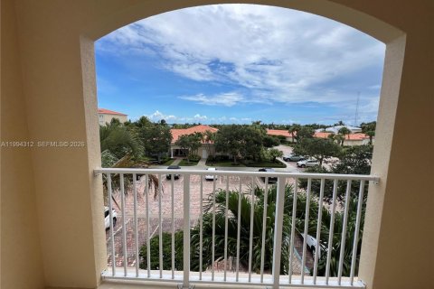 Condominio en alquiler en St. Lucie, Florida, 2 dormitorios, 184.78 m2 № 2281194 - foto 4