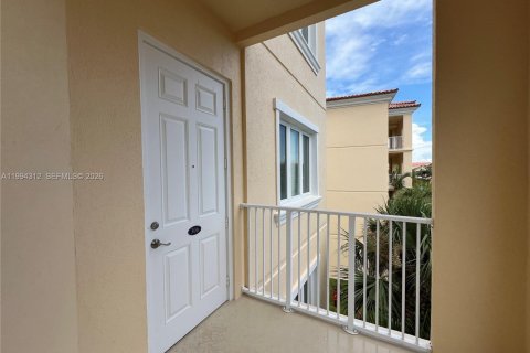 Condominio en alquiler en St. Lucie, Florida, 2 dormitorios, 184.78 m2 № 2281194 - foto 3
