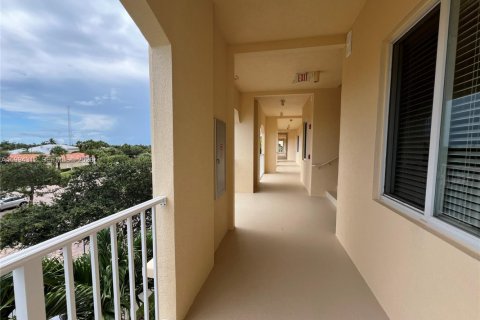 Condominio en alquiler en St. Lucie, Florida, 2 dormitorios, 184.78 m2 № 2281194 - foto 2