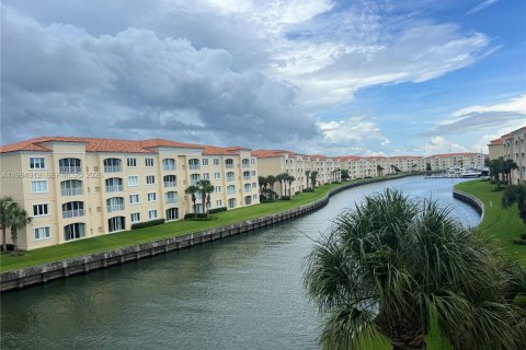 Condominio en alquiler en St. Lucie, Florida, 2 dormitorios, 184.78 m2 № 2281194 - foto 11