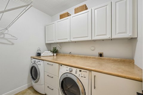 Купить таунхаус в Помпано-Бич, Флорида 3 комнаты, 230.12м2, № 2088154 - фото 28