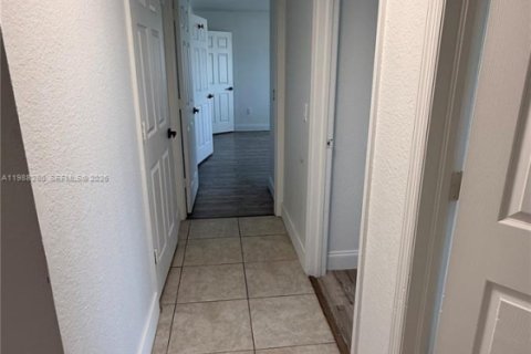 Condominio en alquiler en Homestead, Florida, 3 dormitorios, 104.61 m2 № 2063381 - foto 11