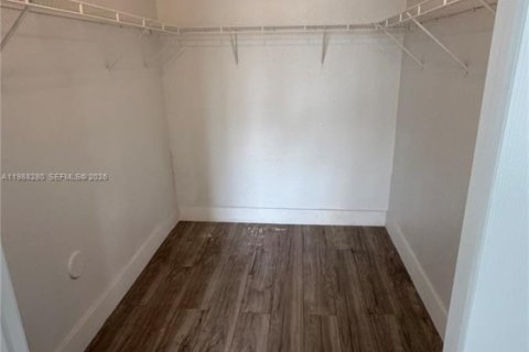 Condominio en alquiler en Homestead, Florida, 3 dormitorios, 104.61 m2 № 2063381 - foto 16