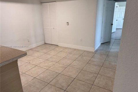 Condominio en alquiler en Homestead, Florida, 3 dormitorios, 104.61 m2 № 2063381 - foto 5