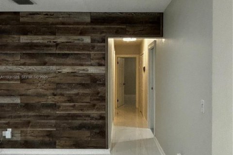 Снять в аренду виллу или дом в Катлер-Бей, Флорида 3 спальни, 130.81м2, № 1989400 - фото 11