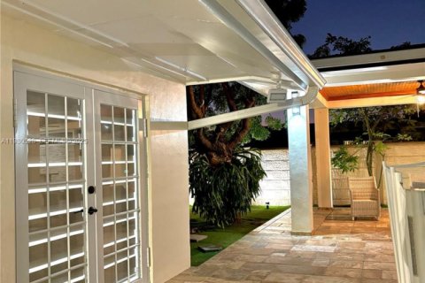 Снять в аренду виллу или дом в Катлер-Бей, Флорида 3 спальни, 130.81м2, № 1989400 - фото 5