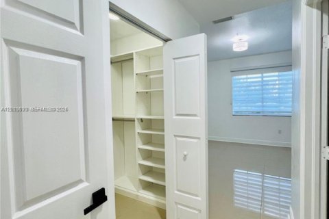 Copropriété à louer à Miramar, Floride: 3 chambres, 132.48 m2 № 2090302 - photo 15