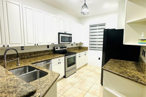 Copropriété à louer à Miramar, Floride: 3 chambres, 132.48 m2 № 2090302 - photo 6