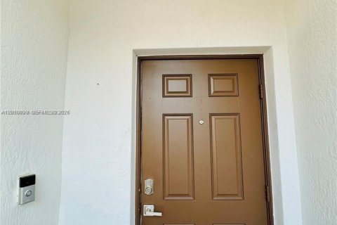 Copropriété à louer à Miramar, Floride: 3 chambres, 132.48 m2 № 2090302 - photo 2