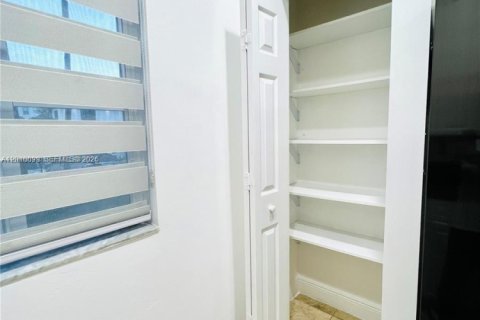 Copropriété à louer à Miramar, Floride: 3 chambres, 132.48 m2 № 2090302 - photo 8