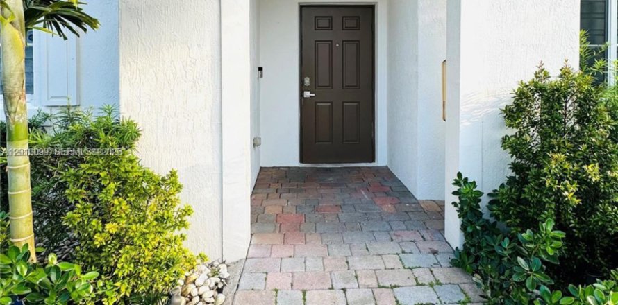 Condo à Miramar, Floride, 3 chambres  № 2090302