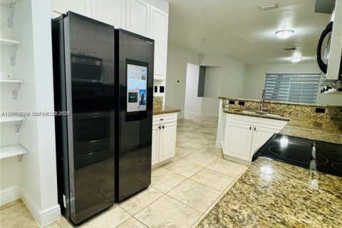 Copropriété à louer à Miramar, Floride: 3 chambres, 132.48 m2 № 2090302 - photo 9