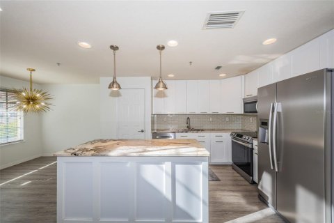 Copropriété à louer à Tampa, Floride: 3 chambres, 177.16 m2 № 2388116 - photo 13