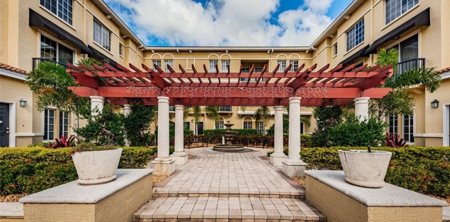 Condo à Tampa, Floride, 3 chambres  № 2388116