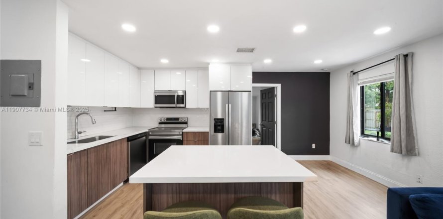 Casa en Pompano Beach, Florida 4 dormitorios, 119.94 m2 № 1963965