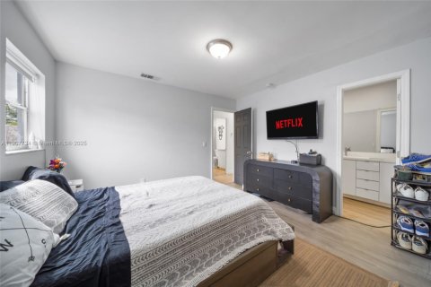 Casa en venta en Pompano Beach, Florida, 4 dormitorios, 119.94 m2 № 1963965 - foto 16