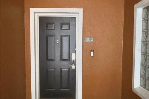 Купить кондоминиум в Киссимми, Флорида 8 комнат, 134.24м2, № 2156801 - фото 2