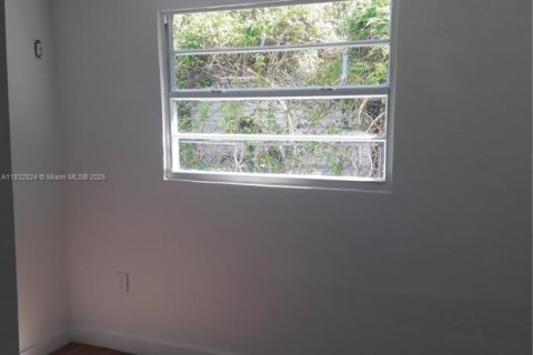 House in Miami, Florida 3 bedrooms, 83.61 sq.m. № 1811974 - photo 4
