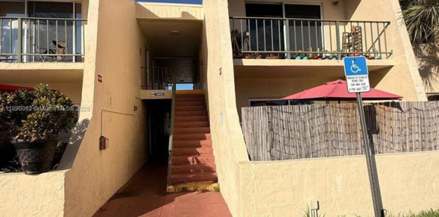 Condominio en Miami, Florida, 1 dormitorio  № 1939282