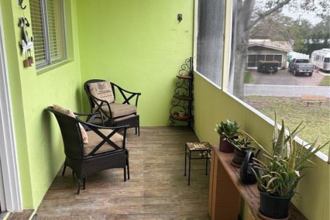 Condo in Seminole, Florida, 2 bedrooms  № 1542566 - photo 12