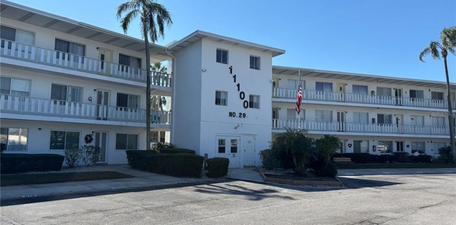 Condominio en Seminole, Florida, 2 dormitorios № 1542566