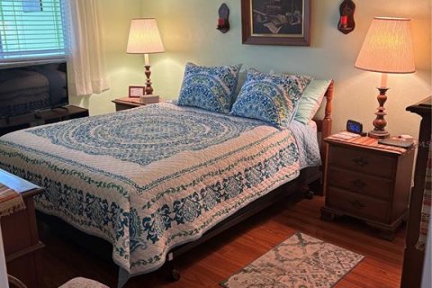 Condo in Seminole, Florida, 2 bedrooms  № 1542566 - photo 10