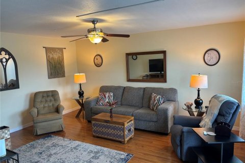 Condo in Seminole, Florida, 2 bedrooms  № 1542566 - photo 4