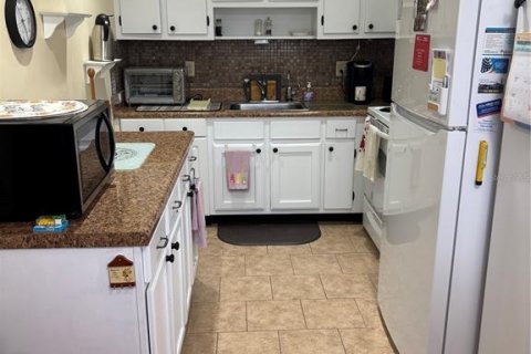 Condo in Seminole, Florida, 2 bedrooms  № 1542566 - photo 5