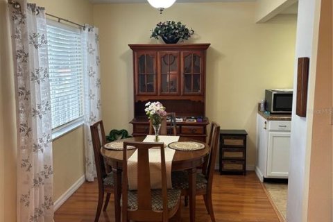 Condo in Seminole, Florida, 2 bedrooms  № 1542566 - photo 7
