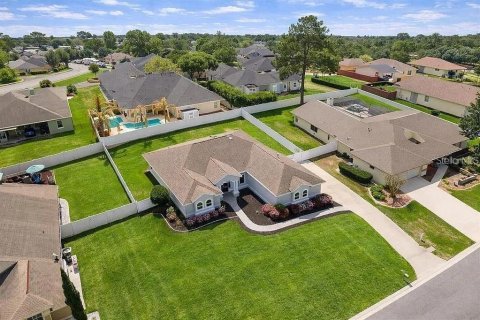 House in Ocala, Florida 4 bedrooms, 245.82 sq.m. № 2283688