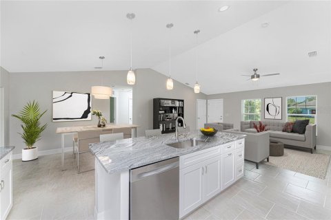 Villa ou maison à vendre à North Port, Floride: 3 chambres, 133.5 m2 № 1904562 - photo 6