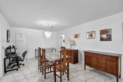 Casa en venta en Greenacres, Florida, 2 dormitorios, 107.49 m2 № 1990916 - foto 8