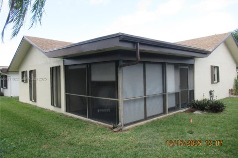 Купить виллу или дом в Гринакрес, Флорида 2 спальни, 107.49м2, № 1990916 - фото 2