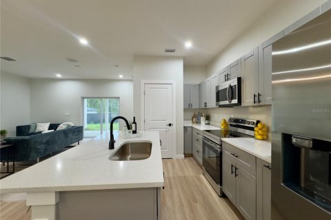 House in Ocala, Florida 4 bedrooms, 152.64 sq.m. № 1885837 - photo 12