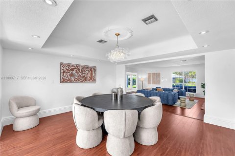 House in Lighthouse Point, Florida 7 bedrooms, 610.83 sq.m. № 2244296 - photo 11