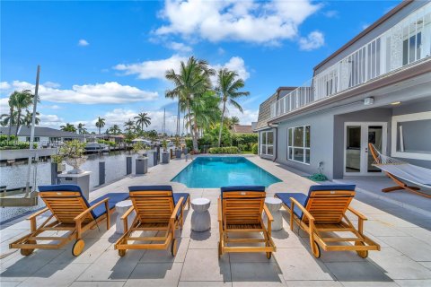 Villa ou maison à Lighthouse Point, Floride 7 chambres, 610.83 m2 № 2244296