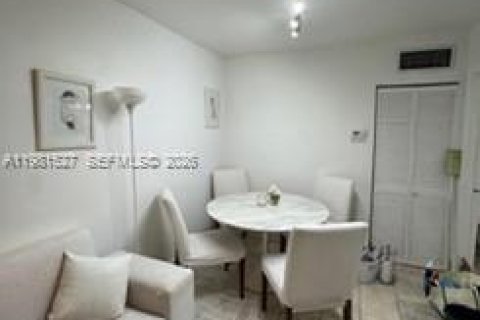 Copropriété à vendre à Miami Beach, Floride: 1 chambre, 41.43 m2 № 2050039 - photo 4