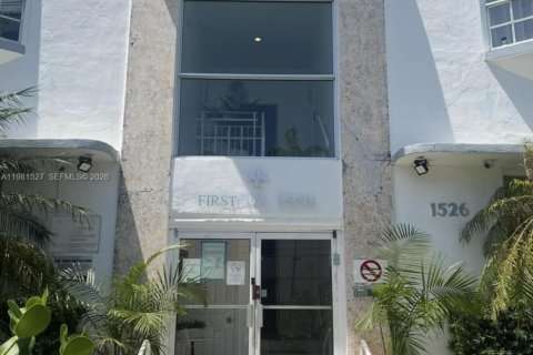 Studio à Condo à Miami Beach, Floride  № 2050039