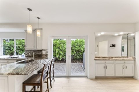 Купить виллу или дом в Майами, Флорида 5 спален, 453.46м2, № 1935443 - фото 11