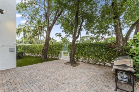 Купить виллу или дом в Майами, Флорида 5 спален, 453.46м2, № 1935443 - фото 13