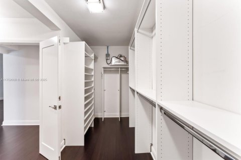 Купить виллу или дом в Майами, Флорида 5 спален, 453.46м2, № 1935443 - фото 5