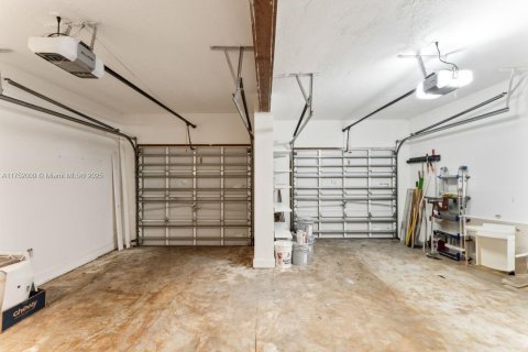 Купить виллу или дом в Майами, Флорида 5 спален, 453.46м2, № 1935443 - фото 20