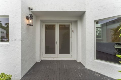 Купить виллу или дом в Майами, Флорида 5 спален, 453.46м2, № 1935443 - фото 19
