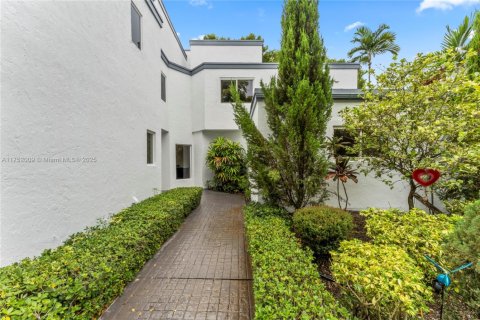 Купить виллу или дом в Майами, Флорида 5 спален, 453.46м2, № 1935443 - фото 30