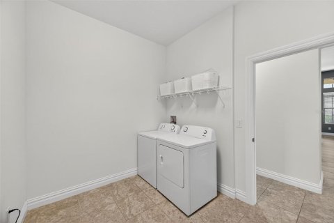 House in Wesley Chapel, Florida 3 bedrooms, 231.79 sq.m. № 1886182 - photo 22