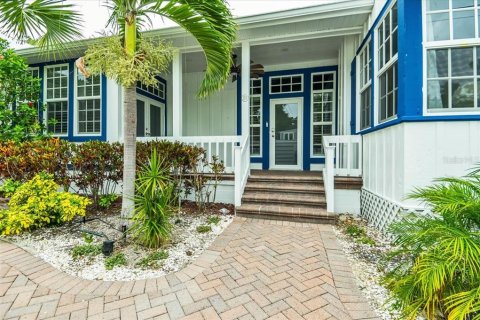 House in Sarasota, Florida 5 bedrooms, 301.75 sq.m. № 2214503 - photo 2