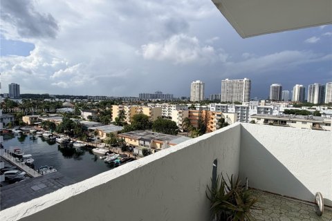 Apartamento en alquiler en North Miami Beach, Florida, 3 dormitorios, 134.71 m2 № 2082301 - foto 15