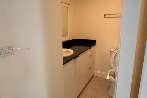 Apartamento en alquiler en North Miami Beach, Florida, 3 dormitorios, 134.71 m2 № 2082301 - foto 9