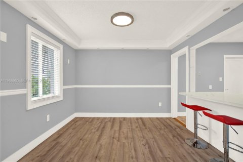 House in Miami, Florida 3 bedrooms, 109.81 sq.m. № 2031841 - photo 7